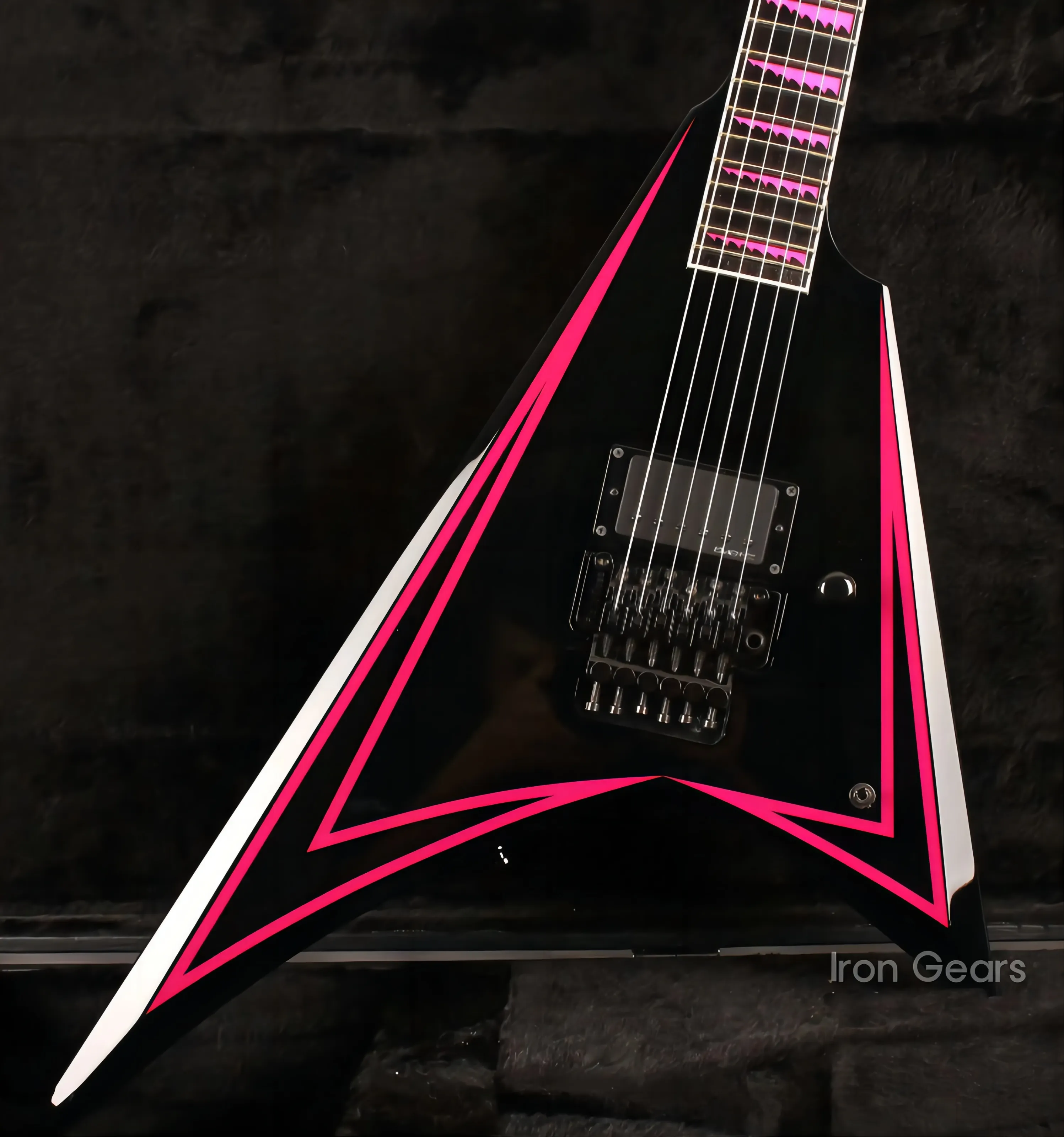 Pink Sawtooth Flying V Rogue Rocketeer Electric Guitar With