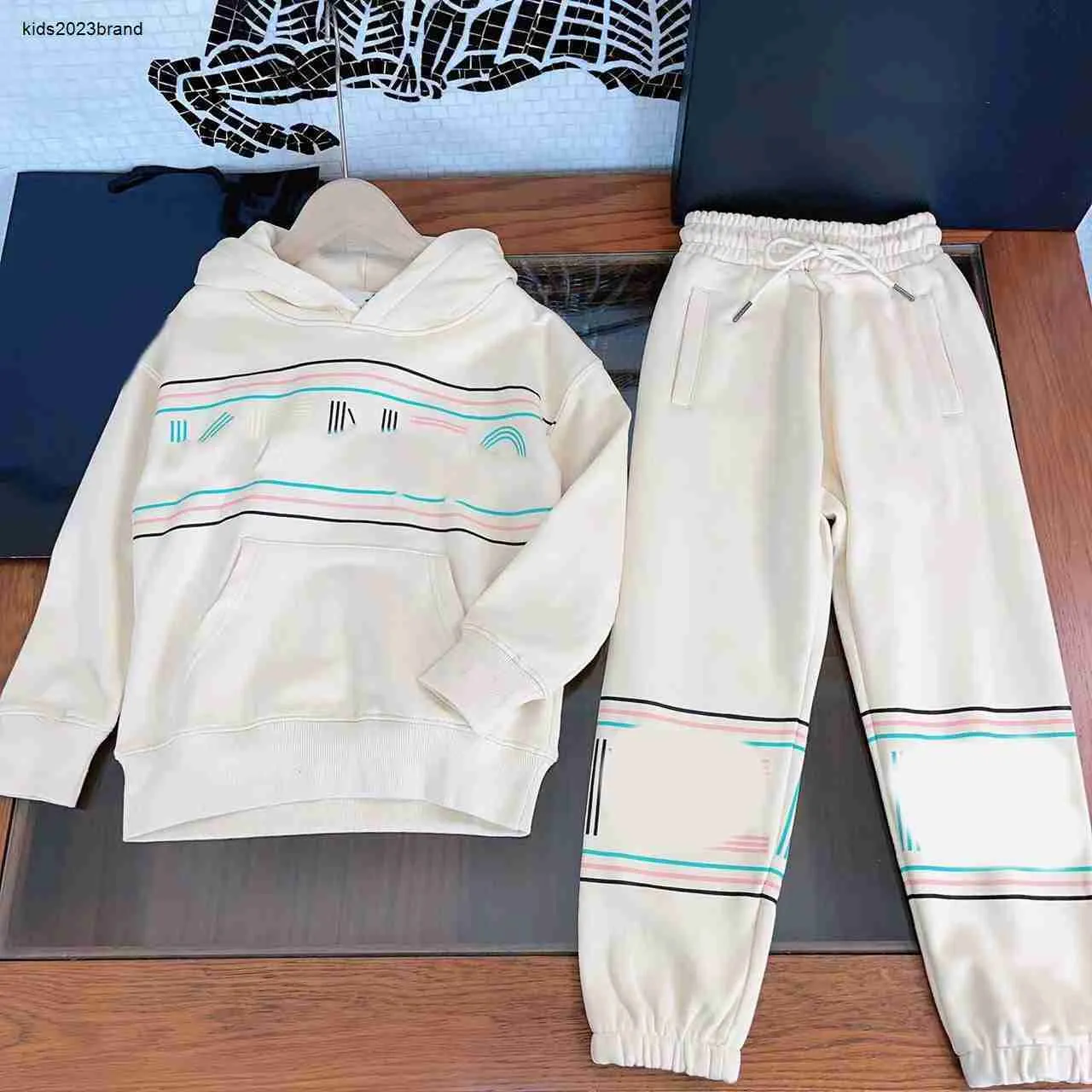 Baby-Trainingsanzüge, Designer-Hoodie-Set für Kinder, Größe 110–160 cm, 2 Stück, bunt gestreifte Kapuzenpullover und Hosen mit Buchstabendruck, Okt. 05