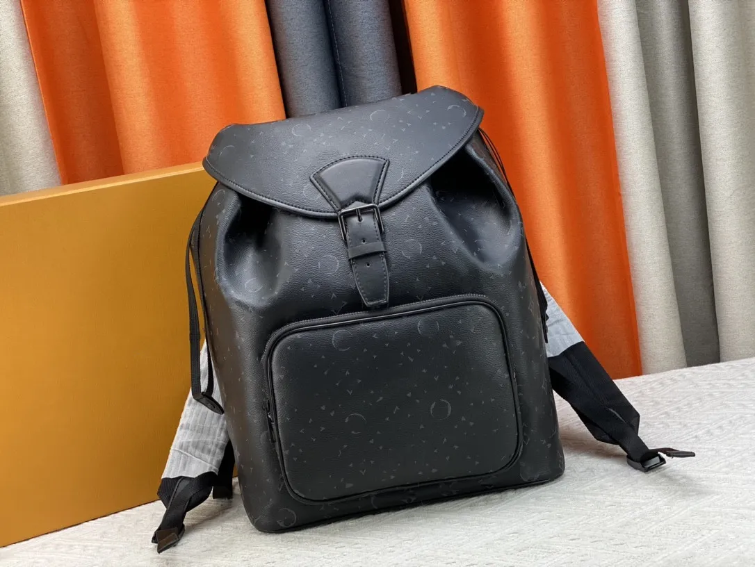 Luxury Christopher Cross body Shoulder Bags Women Mens Mini Backpack Taurillon Leather Kids Purse Outdoor Dual Purpose Chest bag Cute wallet M46683/M23127