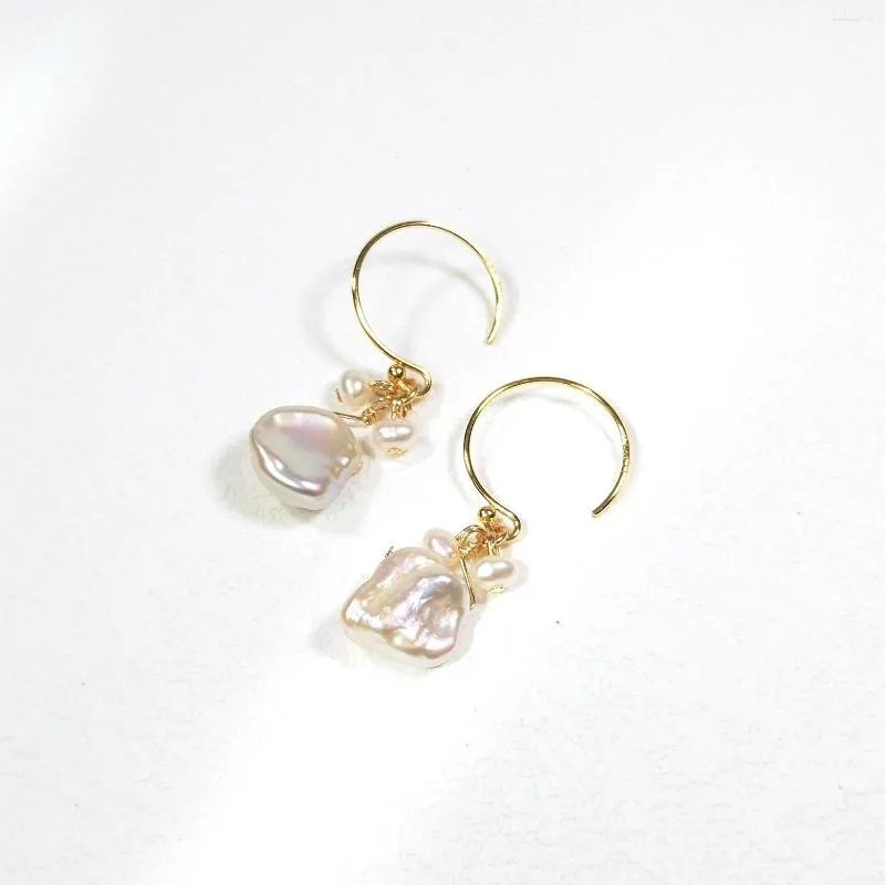 Boucles d'oreilles pendantes Lii Ji véritable perle Keshi avec de minuscules bijoux faits à la main remplis d'or américain 14 carats