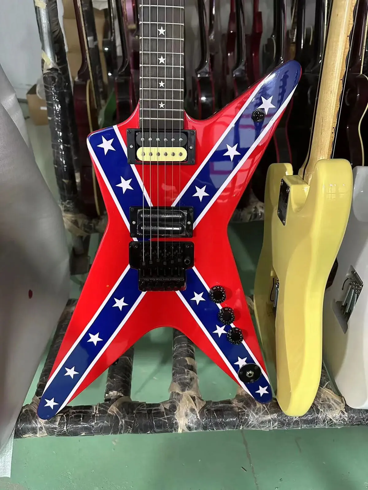 Seltene geformte Gitarre Wash Dime 333 Dimebag Darrell Rebel Confederate Flag Red E-Gitarre Floyd Rose Tremolo Star Inlay Black Hardware