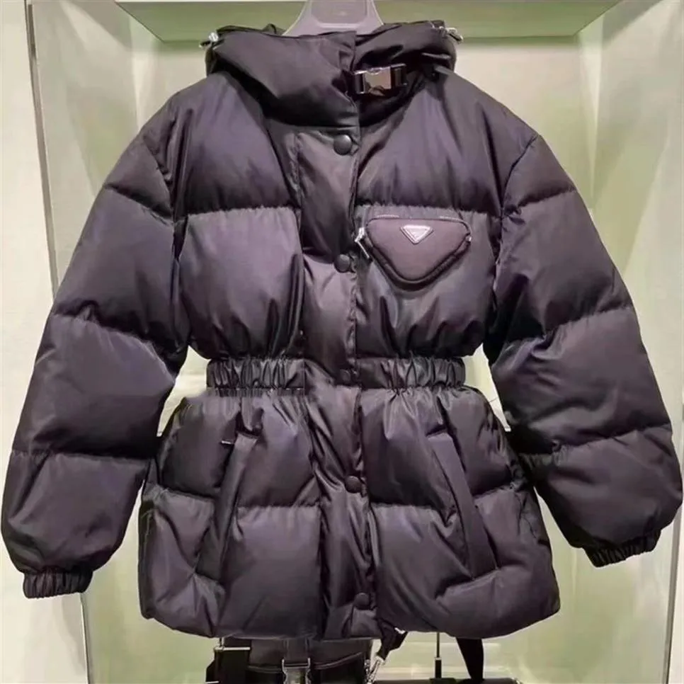 Kurze Re-Nylon-Daunenjacke für Damen, Wintermantel, Designer-Reverskragen, Puffer215D