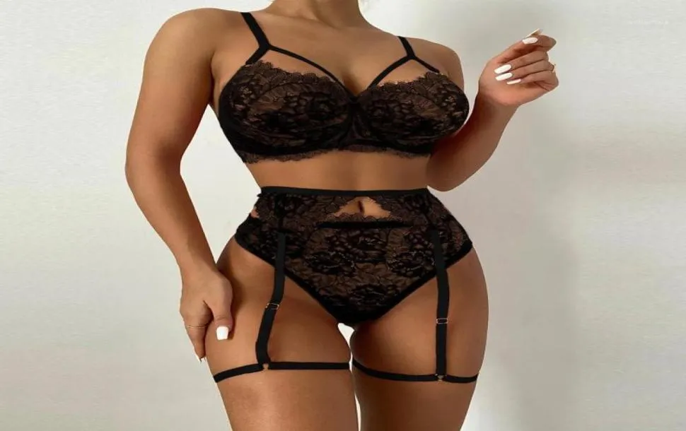 Yoga Outfit Sexy Lingerie Set Sex Corset Soutien-gorge GString Women039s Sous-vêtements Voir à travers la dentelle Lenceria Mujer Porn Temptation Eroti2021321