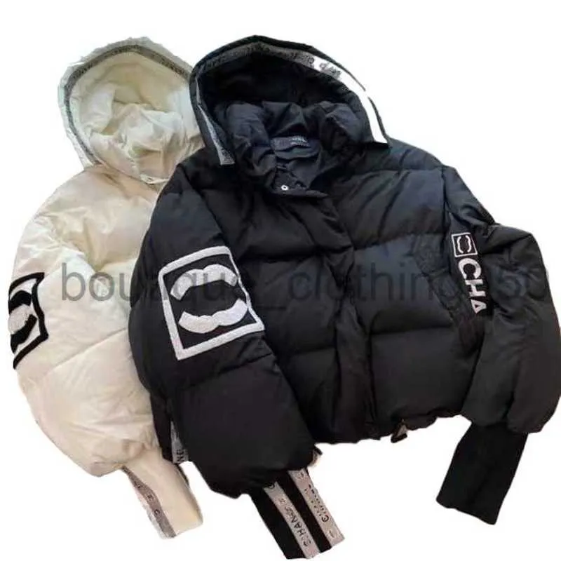 Mode Womans Designer Down Jacket Autumn and Winter Women Puffer Jackets Coat Brodery C Lapel Hooded dragkedja Casual Short Small Parka Giacca Windbreaker Lal01