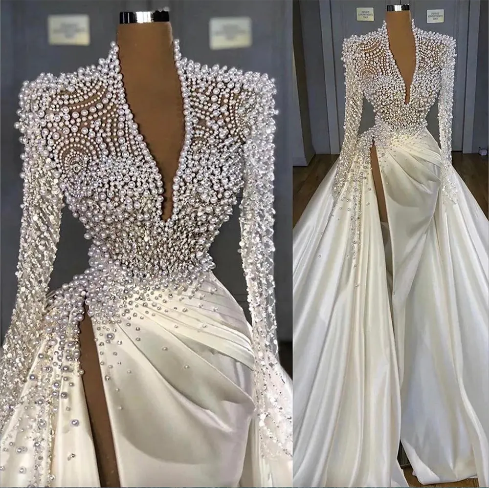 Perles de luxe perlées robes de mariée sirène avec jupe haute fendue col en V profond manches longues Satin froncé plis sur mesure