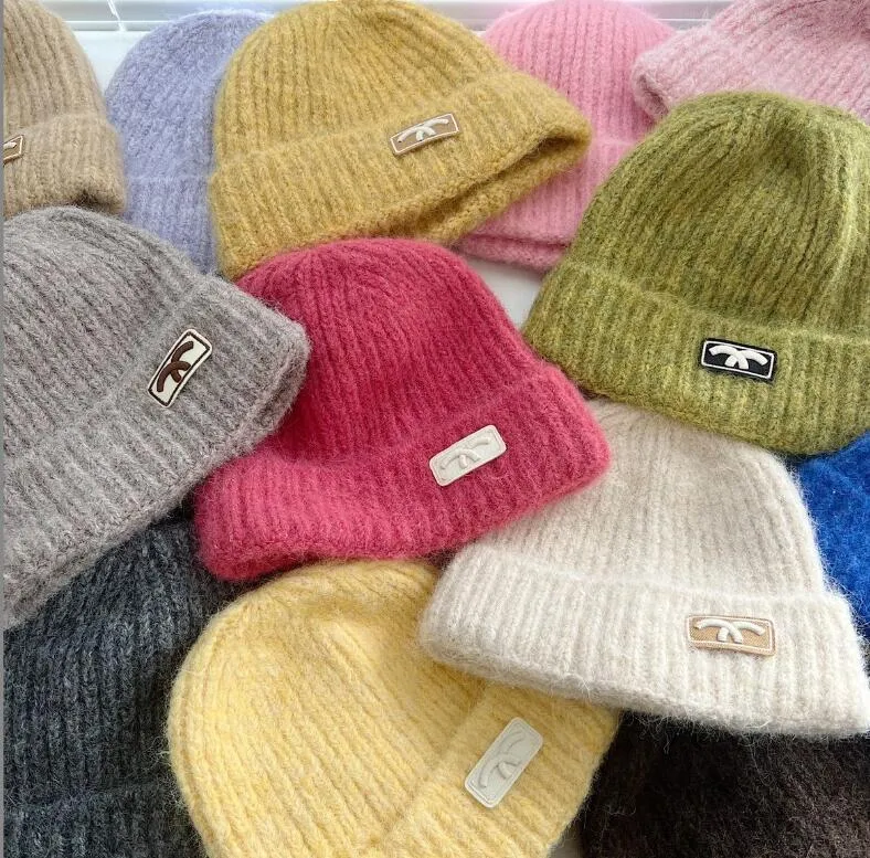 Cloches mode män kvinnor designer klassisk hatt rutig stickad vinter beani drop leverans tillbehör hattar halsdukar handskar mössor dhvam