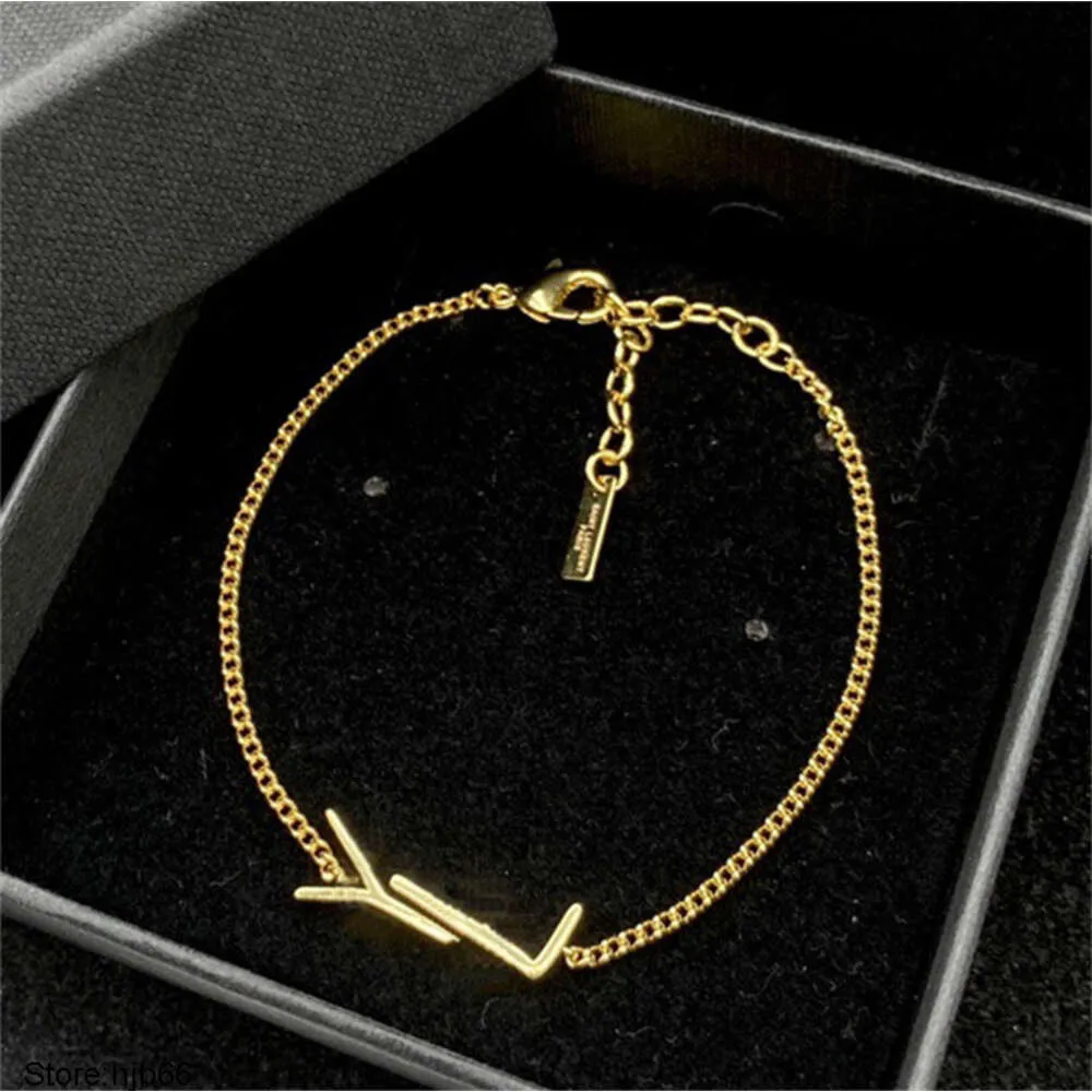 Designer armband hänge halsband lyxiga smycken bröllop party smycken kedja märke enkla brev kvinnor ornament guld halsband tdek 0g68