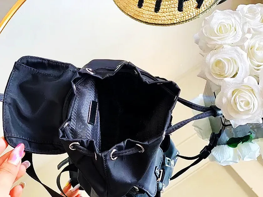 DHgate Canvas Backpack Luxury Travel Bags Shoulder Messenger Bag Triangle Totes Bag 30x29CM High Quality Bags Luggage Accessories