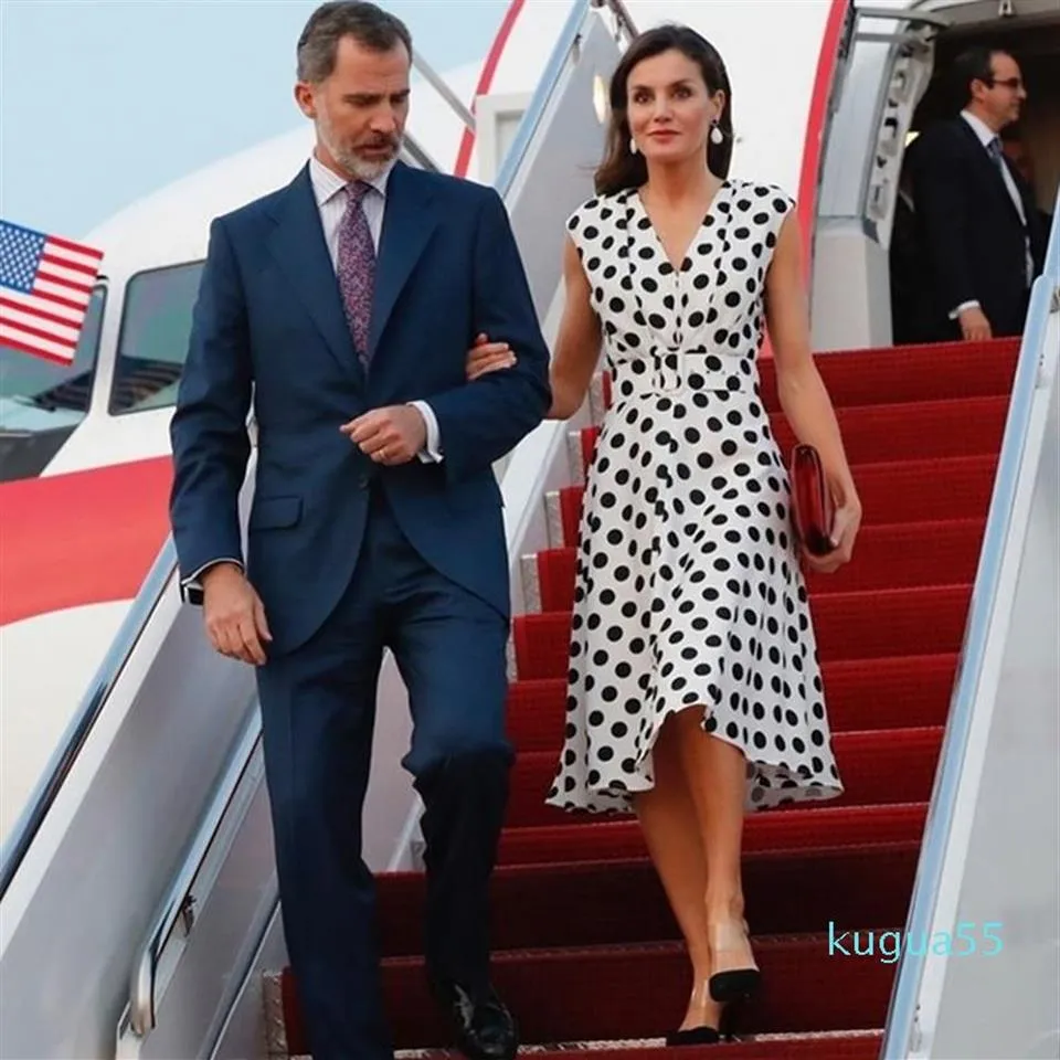 Casual Dresses Queen Letizia Ortiz Rocasolano Polka Dot Print Women Dress V-Neck Maxi1635