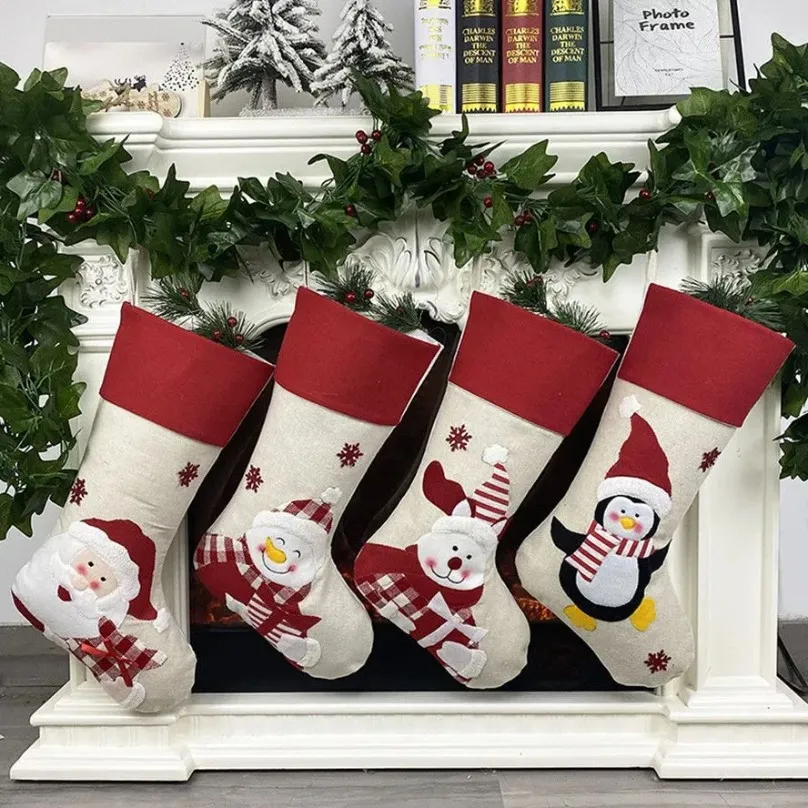 Рождественские украшения чулки носки с Санта -Клаусом Рождественская прекрасная сумка для детей Кенди Подарочная сумка камин