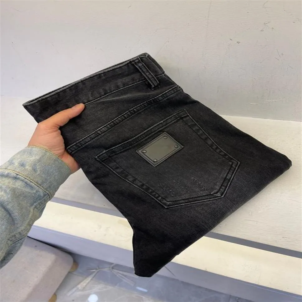 2023 Spring and Summer New Designer Jeans Fashion Comfortables Coton Material Force Elastic Simple Black Luxury Casual Jeans pour 287T