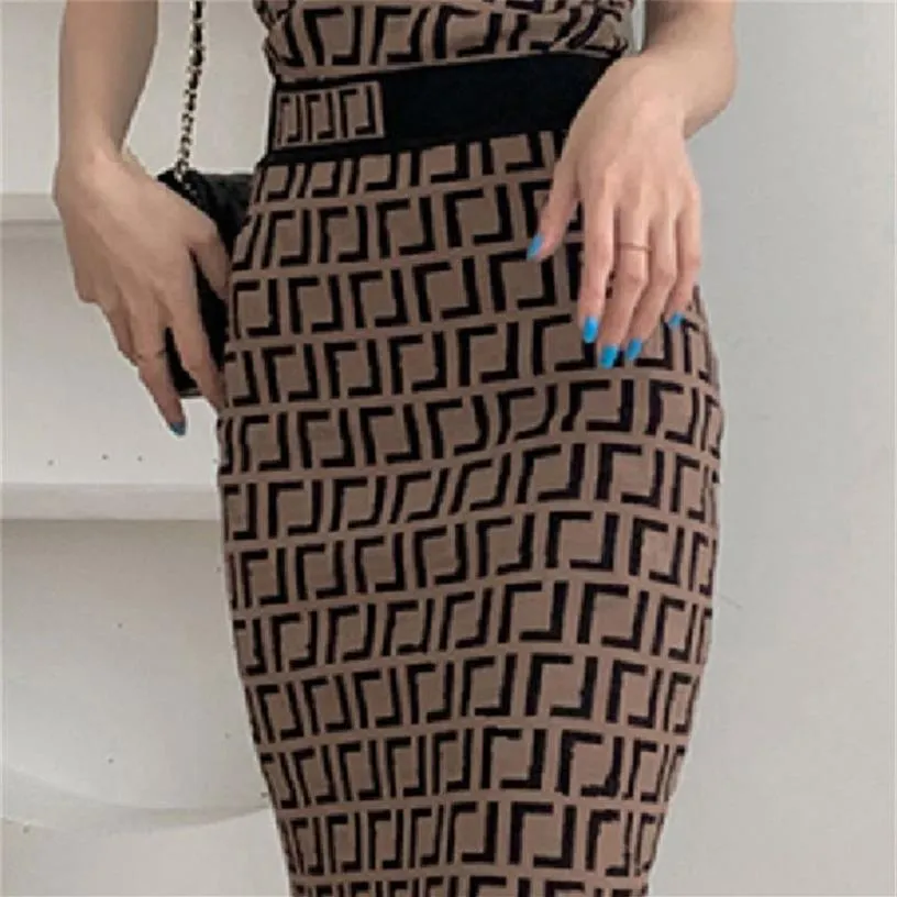 Womens Basic Casual Dresses Elegant Chain Letter Party Knitting Dress Women's Fashion Half-Length kjol Solid Color Steg246Q