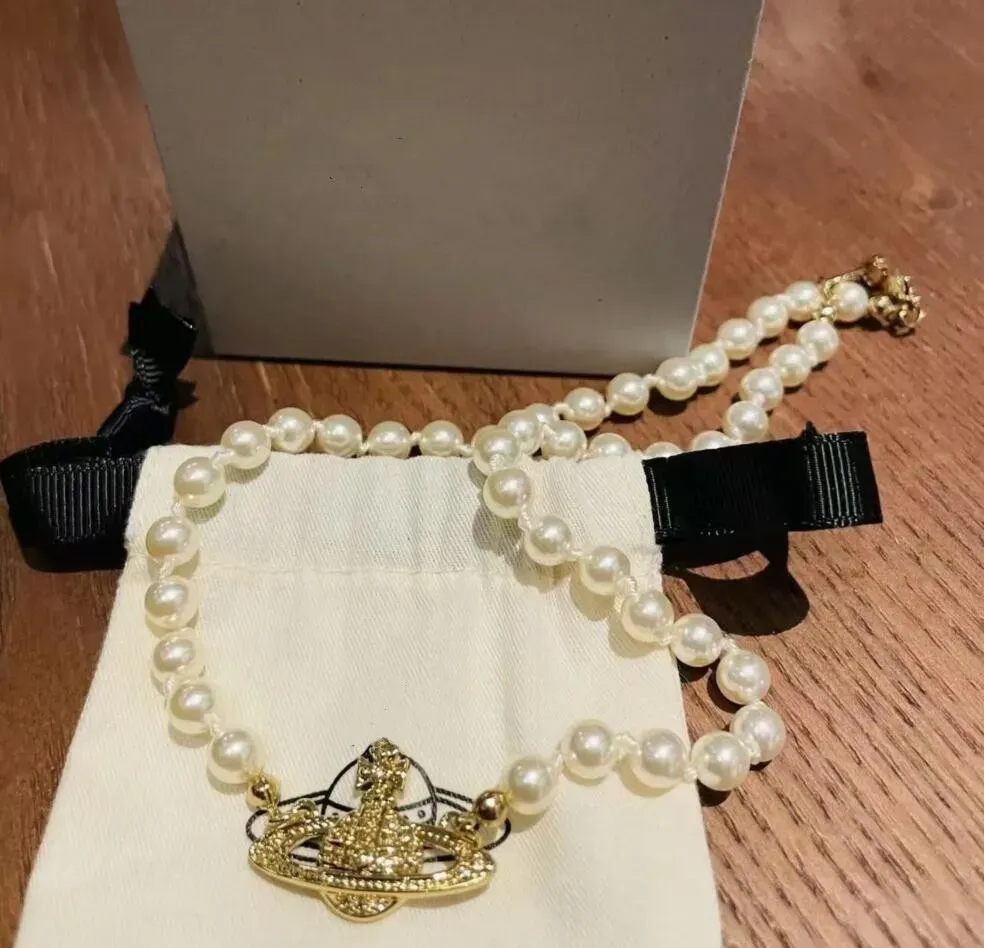 Collier de créateur de nouveau style Collier de perles pour femmes, bijoux à la mode, colliers d'amour, bijoux de mode, chaîne personnalisée, élégance, pendentif en forme de cœur, cadeaux