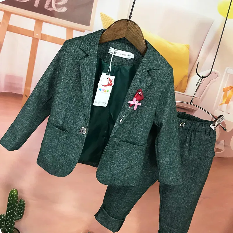 Płaszcz kwiat chłopcy formalne solidne kurtki 2PCS Zestaw odzieży Mariage Enfant Did Wedding Suit Dzieci Dżentelmen Performance Dress 231008