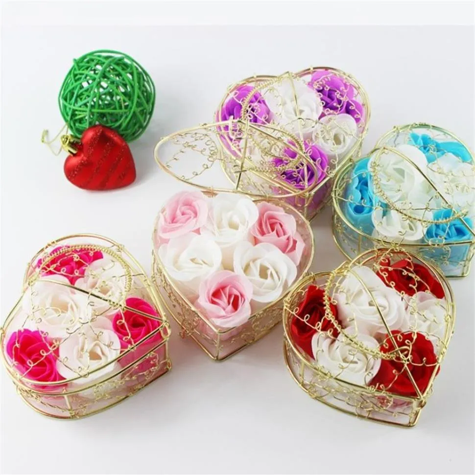 Pétales panier de forme de coeur en fer or avec 6 roses de savon Roses de fleurs parfumées Idées de cadeaux de savon pour femmes2188