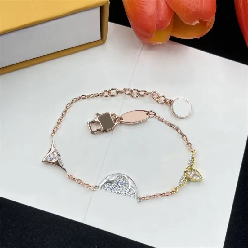 Letter Charms Armband Luxury Designer Armband Women Jewellery Cjewelers Trendy Pulsera Heart Flower Simple Chains Eveing ​​Ornament Diamond Armband ZB064