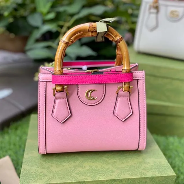 Luxurys designers väska kvinnor handväskor totes sommar axel plånbok purses klassiska berömda modepåsar reser crossbody clutch klaff handväska mjuk kohud vackra väskor