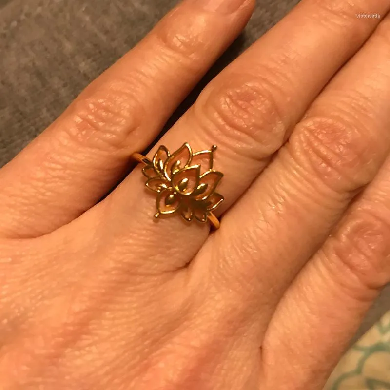 Bague Fleur De Lotus En Acier Inoxydable Doré - Neuf Sans Emballage