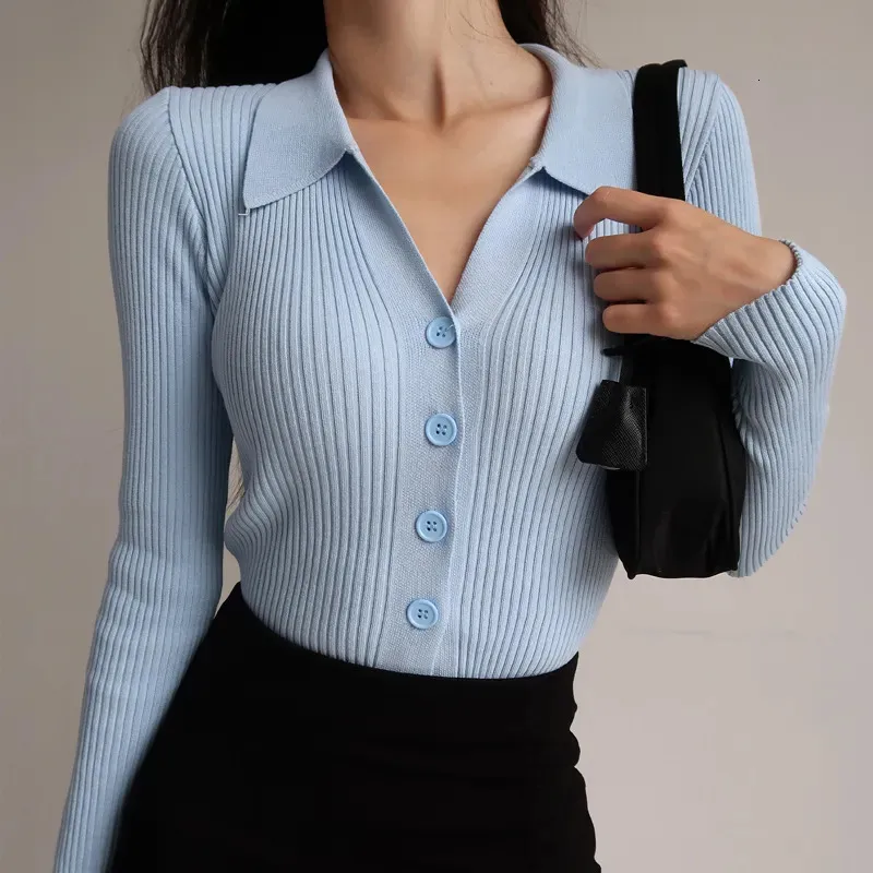 Kvinnors stickor Tees Women Sexy V Neck Long Sleeve Turndown Sticked Cardigan Sweater Autumn Lapel Slim Slimming Tops Ladies Hollow Buttons 231006