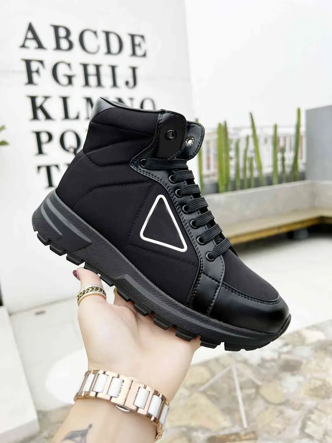 Designer Sneakers Premium Brand Soft Casual Shoes Men`s Women`s Sneakers Fashion Versatile Couple Shoe Lace Box