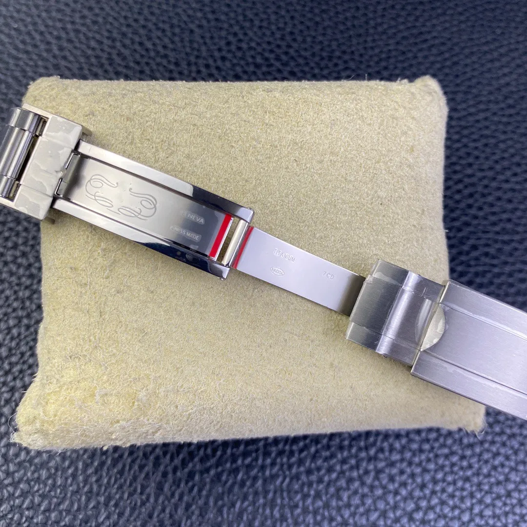 Master M226627 0001 EW Factory 1:1 SuperClone 42mm Mens Watch  