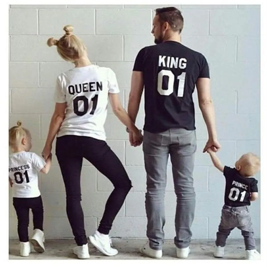 Family King Queen Letter Print t shirts Mother and Daughter father Son Clothes Matching Princess Prince236j