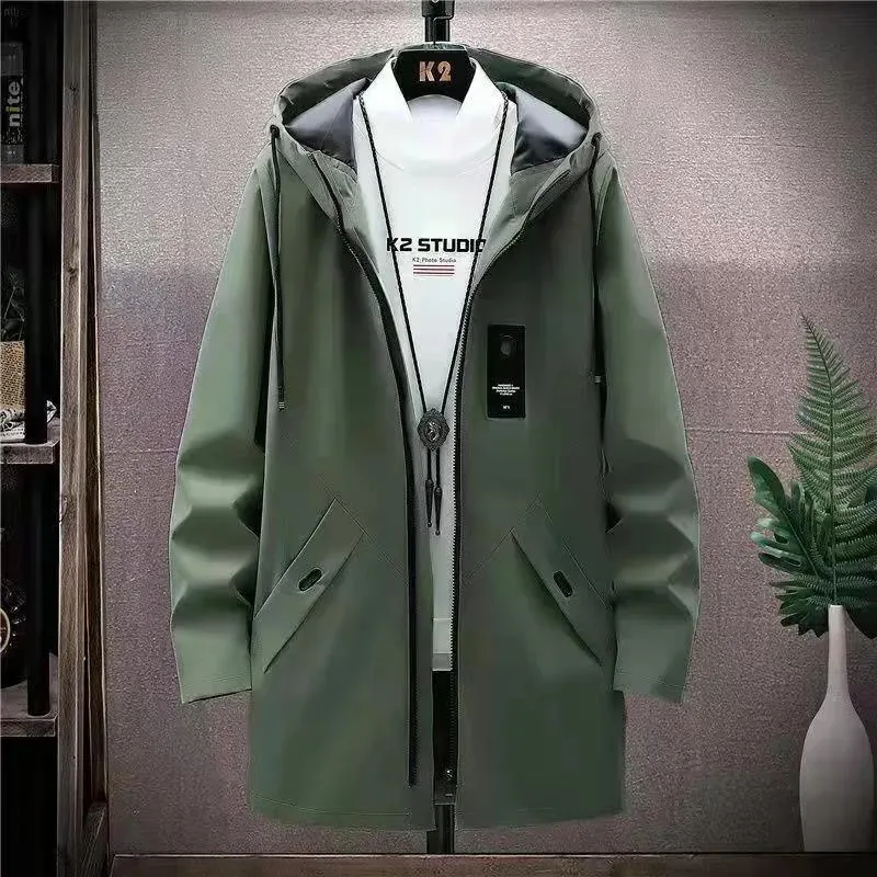 Mężczyzn Trench płaszcze 2023 Sprężyna i jesień Klasyczna moda w długim wodoodpornym płaszczu Mężczyźni swobodny luźno wygodne wysokiej jakości 231005