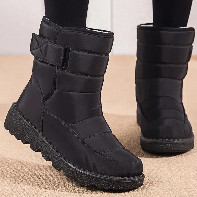 Stivali Stivali da donna Stivali invernali super caldi con tacco Stivali da neve Stivaletti di gomma Pelliccia Bota Feminina Stivaletto Scarpe invernali femminili 231006