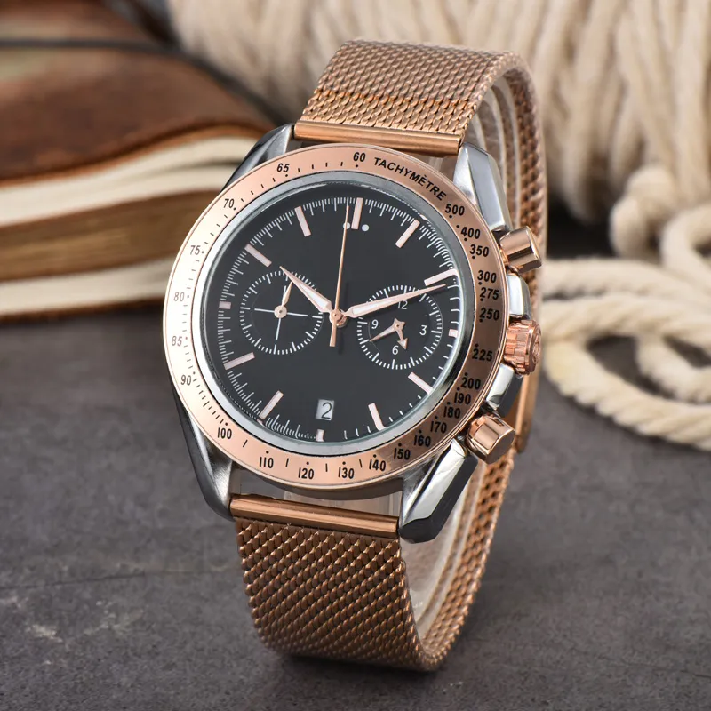 男性のための腕時計2023新しいメンズウォッチすべてのダイヤルワーククォーツウォッチ高品質のトップラグジュアリーブランドクロノグラフクロックステンレス鋼ベルトメンズファッションom010