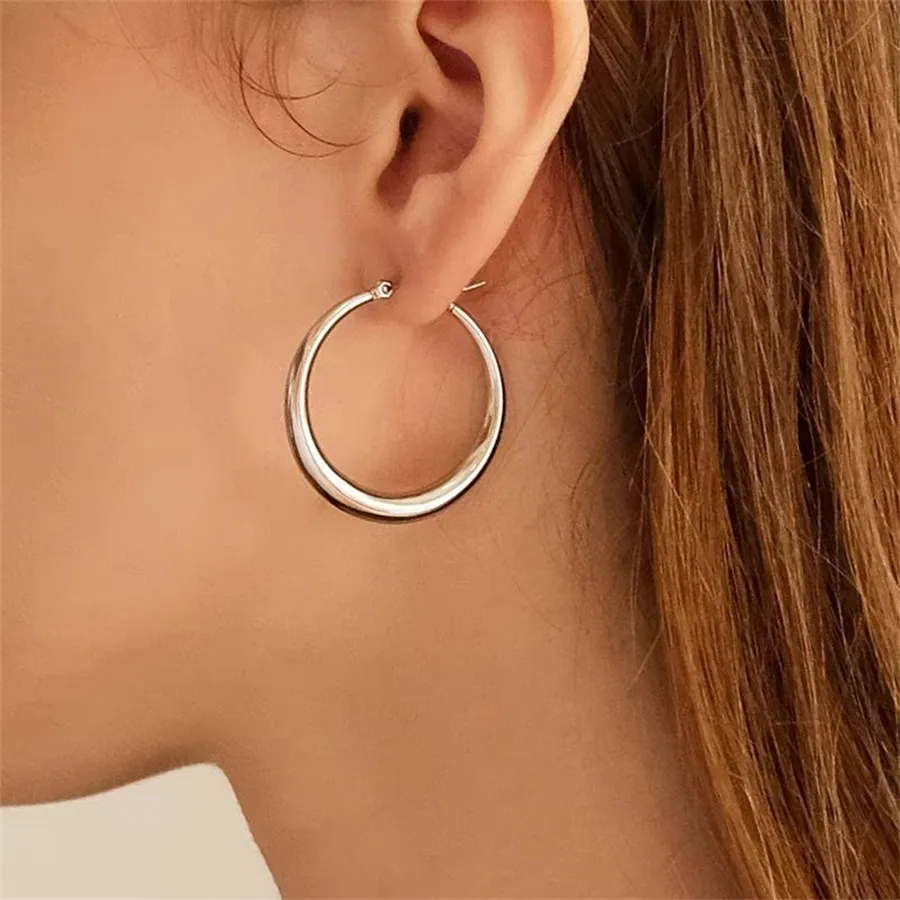French Minimalist Hollow Crescent Large Circle Earrings For Women Fashion All-Match High-End And Exquisite Jewelry