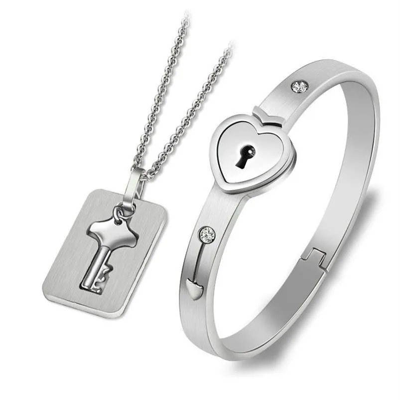 Regalo di San Valentino Un paio di set di gioielli in acciaio inossidabile amore cuore braccialetti con serratura braccialetti collana con ciondolo chiave coppie335J