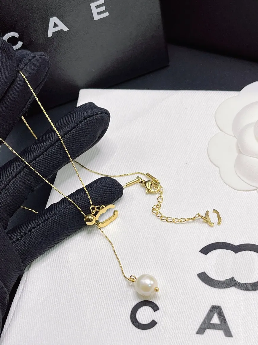 T gg womnes altın kaplama inci kolye kolye yeni lüks hediye butik zincir kolye romantik stil moda mücevher paslanmaz çelik renksiz yüksek kaliteli boyun