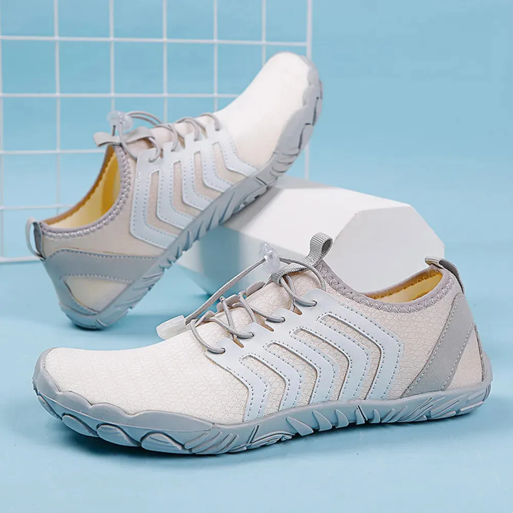 Chaussures d'eau Natation chaussures d'eau hommes femmes plage Aqua chaussures séchage rapide pieds nus Sport chaussures de course respirant antidérapant Wading plongée Sneaker 231006