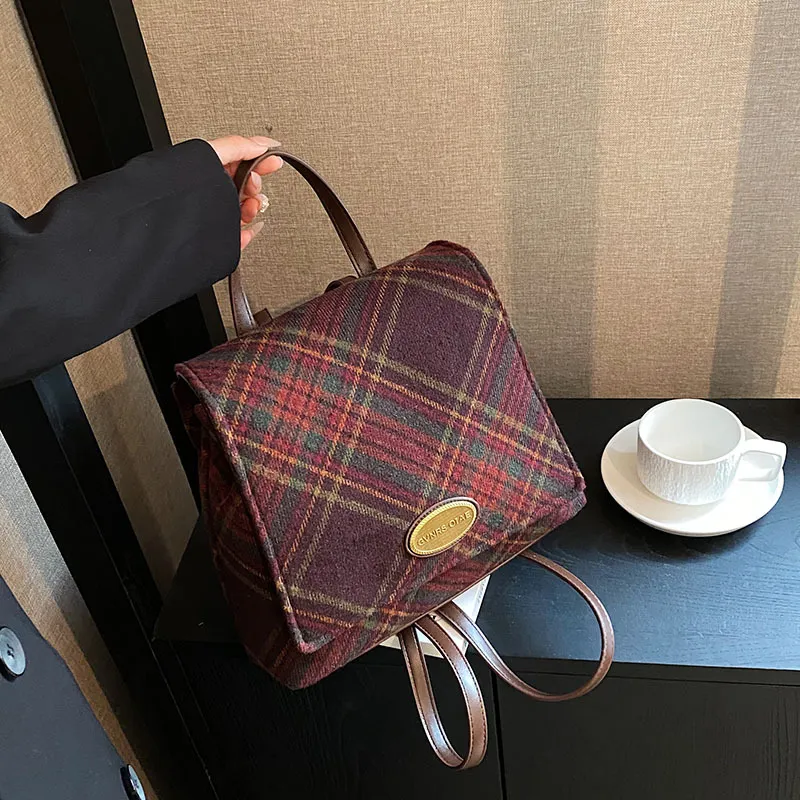 Borsa a tracolla all'ingrosso della fabbrica inverno popolare zaino di lana college vento casual zaini per studenti in pelle flip cuciture borsa moda plaid 2901 #