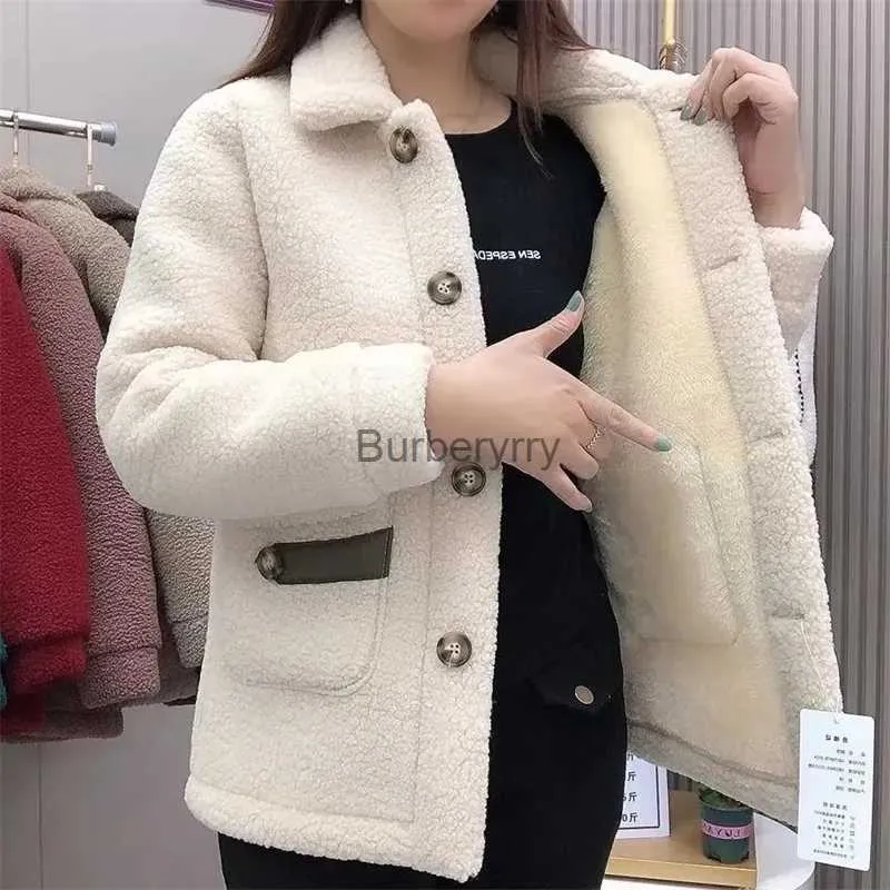 Women's Fur Faux Fur 2023 New Winter Imitation Lambswool Jacket Padded Thicken Solid Color Pocket Mother Fur Coat Women ParkasL231007
