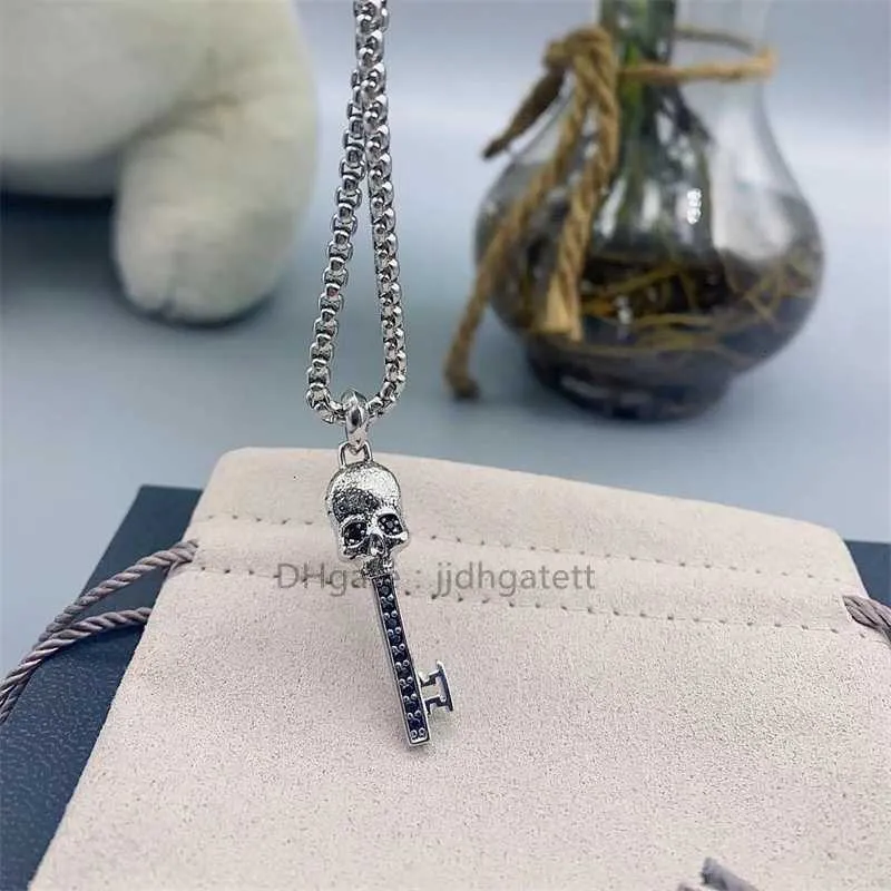 Collana di gioielli a cavo Twist Placcato in argento Pendenti di design da donna Collane di lusso Mori Skull Key Amuleto Argento sterling 925 con pavé di diamanti neri