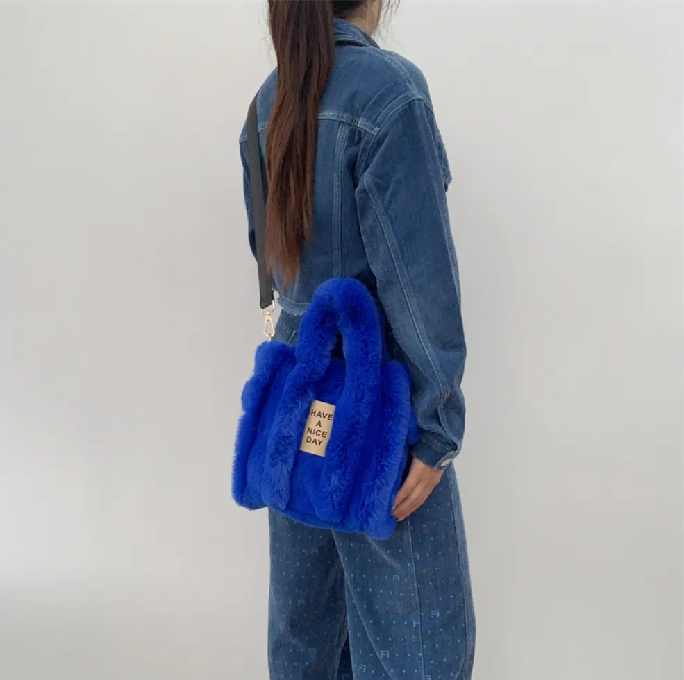 Autunno/Inverno Nuova borsa tote per capelli in coniglio finto Borsa a tracolla singola di grande capacità Borsa a tracolla Borsa per studenti Borsa in paglia avvolgente in peluche Colore blu