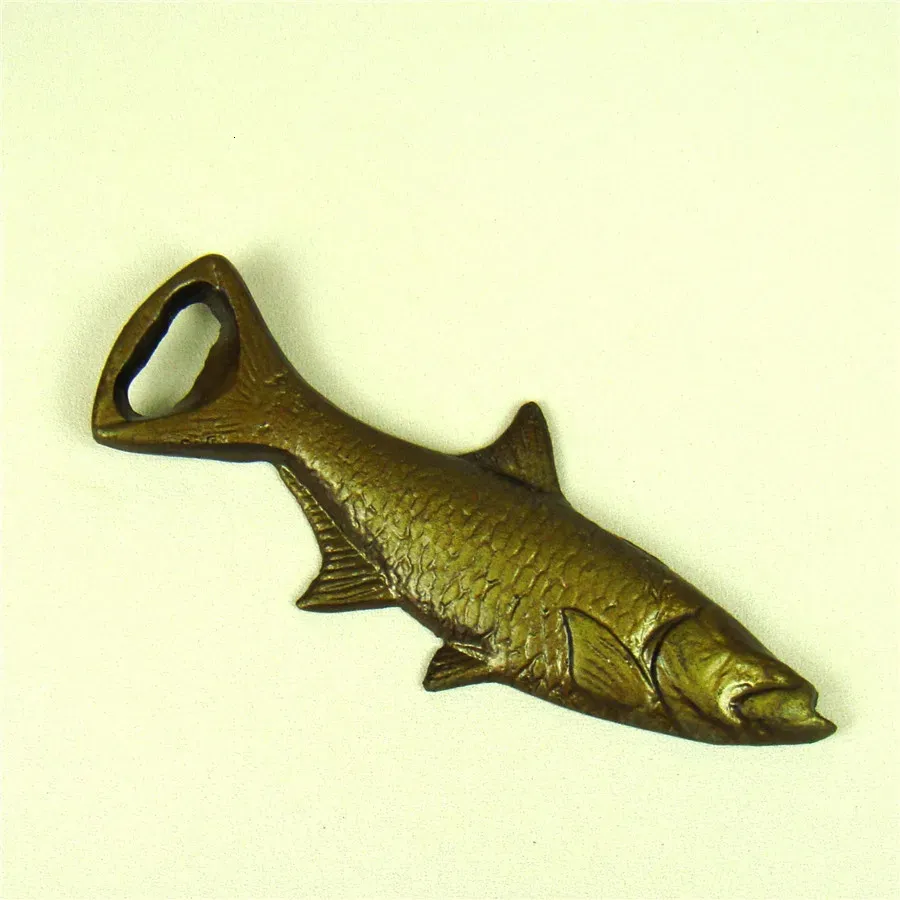 Dekorativa föremål Figurer Creative Cast Iron Fish Model Wine Bottle Opener Decor Metal Tuna Nyckelhållare Utility Supplies Craft Accessories 231007