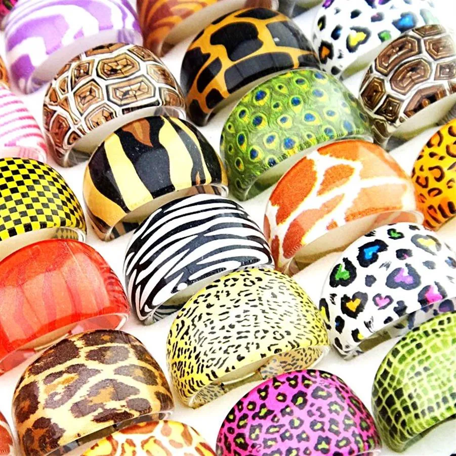 100pcs Animal Ring Leopard Skin Mix Rings Rings pour hommes et femmes Fête de Fashion entière Bijoux mignon Gift252i