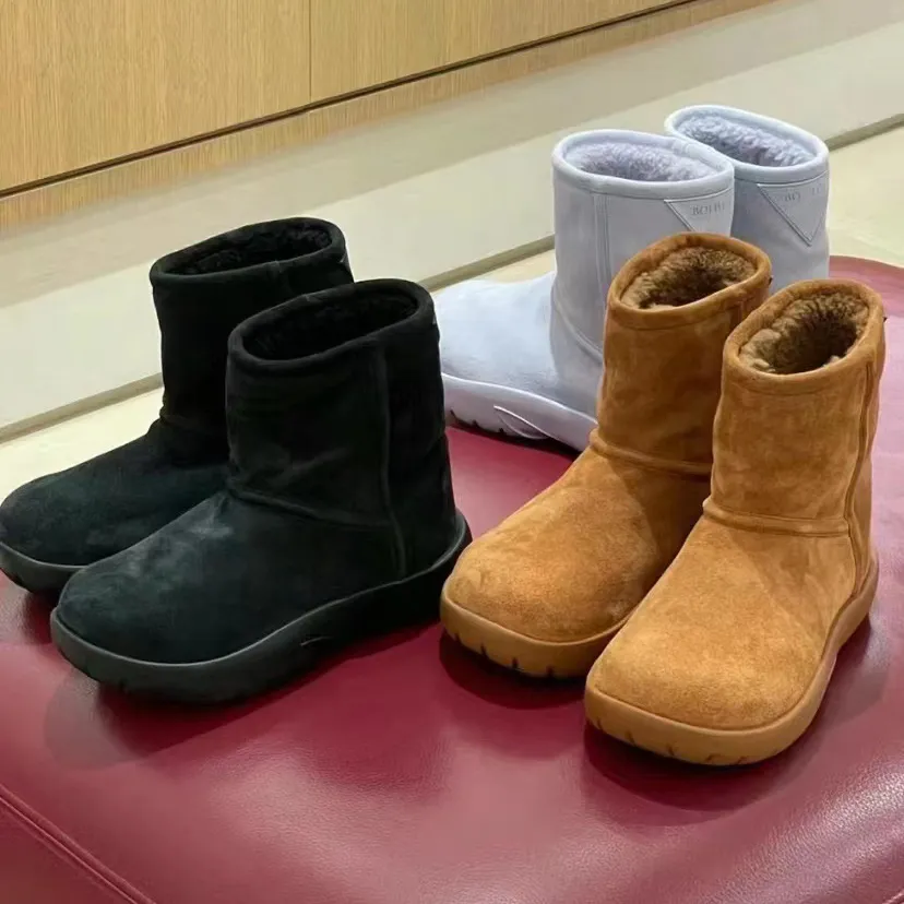 Women Luxury Snap Ankle Boots Designer Platform Snow boots Fashion Autumn winter Women s styles Classic Sheepskin wool TPU Cow suede Fur Warm lady