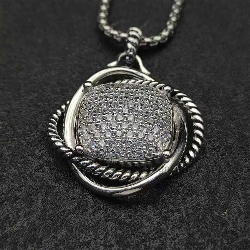 Necklace Pav Necklaces Jewlery Designer for Women Full Cubic Zirconia Pendant Iced Out Entwined Loops Design Personalized Jewelry Accessories