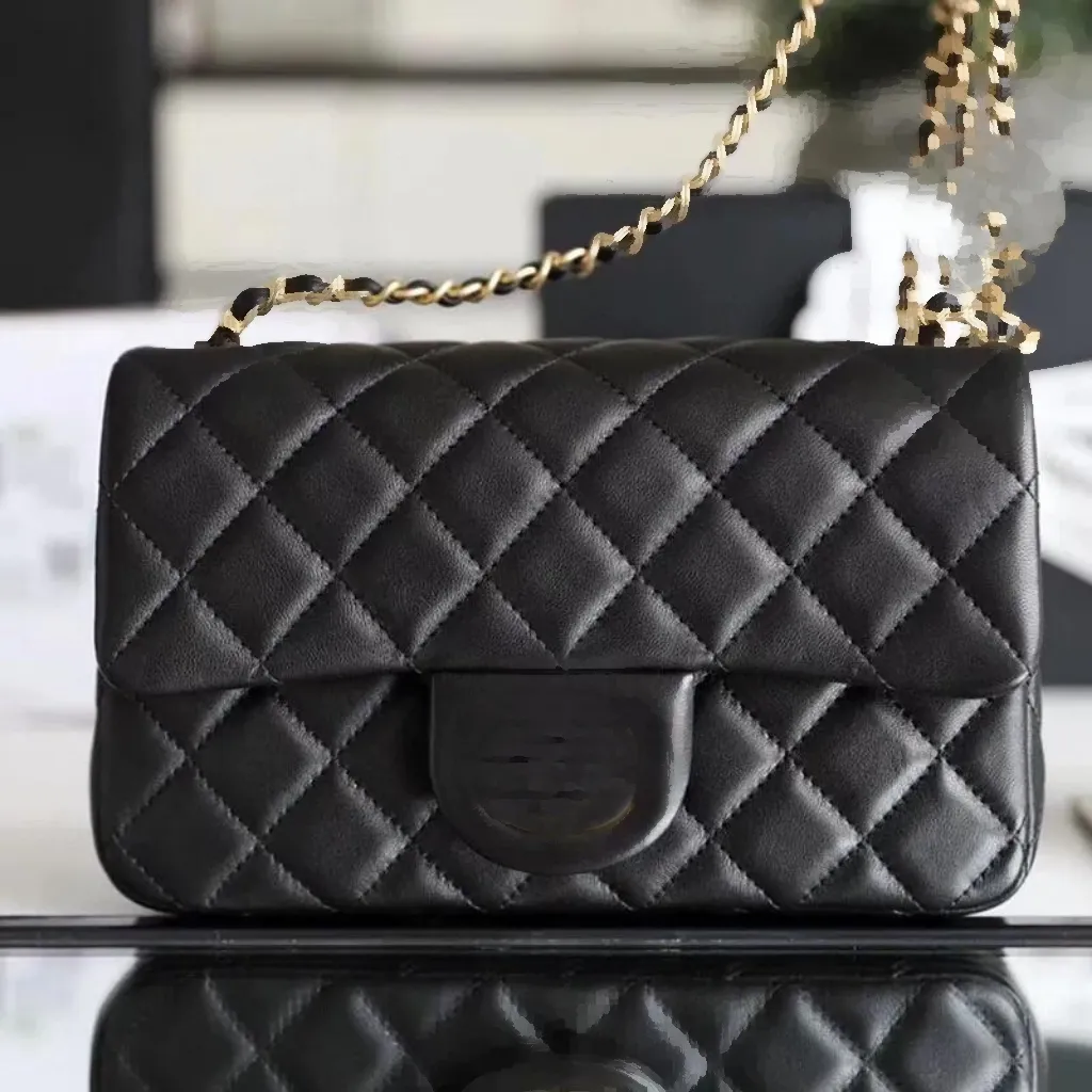 Högkvalitativ axeldesignväskor 20 cm Fashion Luxurys handväskor Purses Chanelll Vintage Bag Women Classic Style äkta läder