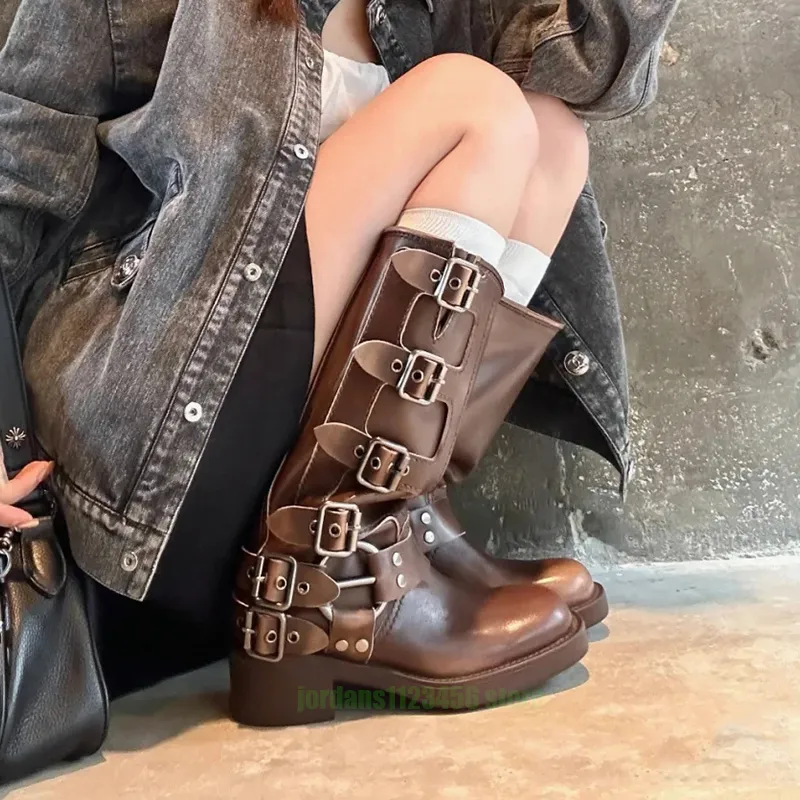 Designer-Stiefel im Vintage-Stil, gelöschtes Fass, Damen-Internet-Promi-Schuhgeschirr, Gürtel mit Schnalle, Rindsleder, Biker-Kniestiefel, klobiger Absatz, Reißverschluss, Ritterstiefeletten