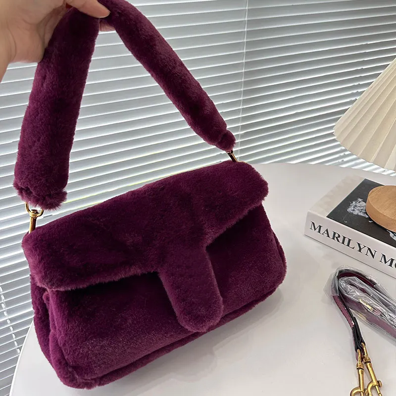 Lamb Hair Handbag Shoulder Bag Fashion Winter Plush Flap Underarm Package Metal Hardware Removable Strap Crossbody Bag Clutch Purse Cell Phone Pocket Wallets