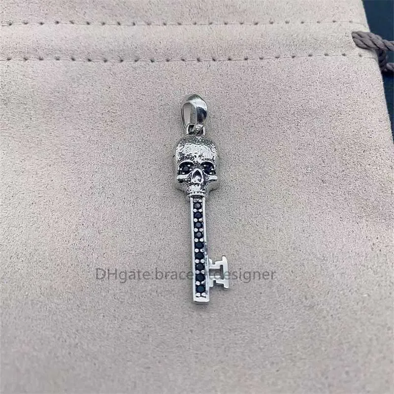 Collana con teschio Amuleto Pendenti da donna Mori per collane Designer di lusso Portachiavi placcati in argento in argento sterling Memento con pavé di diamanti neri TJXZ