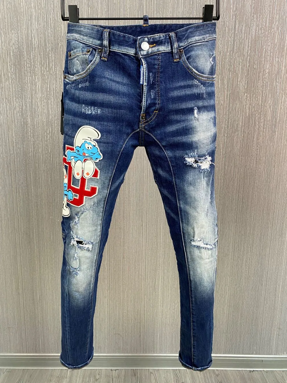 2023 A609-11 COOLGUY MAN JEANS Fabric Micro-élastique Caractéristiques de lavage de haute glissière Decoration de broderie petite étiquette en cuir