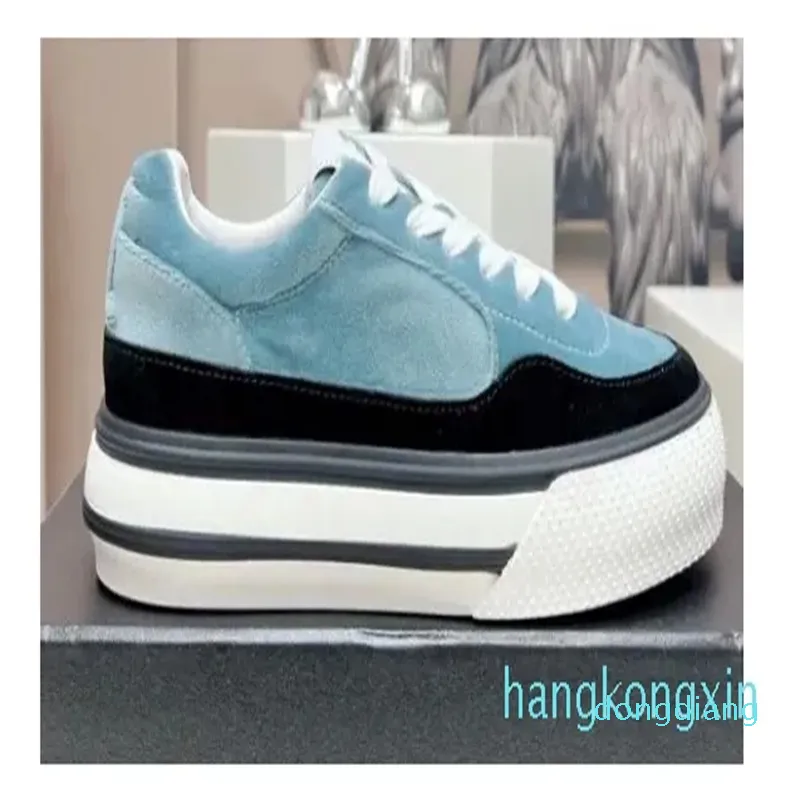 Scarpe casual Designer di lusso da donna Letter Matching Sneakers Laceup Flat Panda Innalzamento della moda Autunno Inverno Lowtop Sport