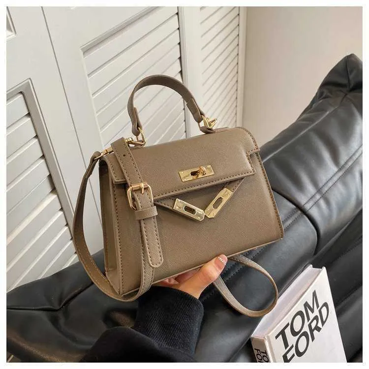 DHgate.com:Buckle Small Square Bag: Stylish One-Shoulder