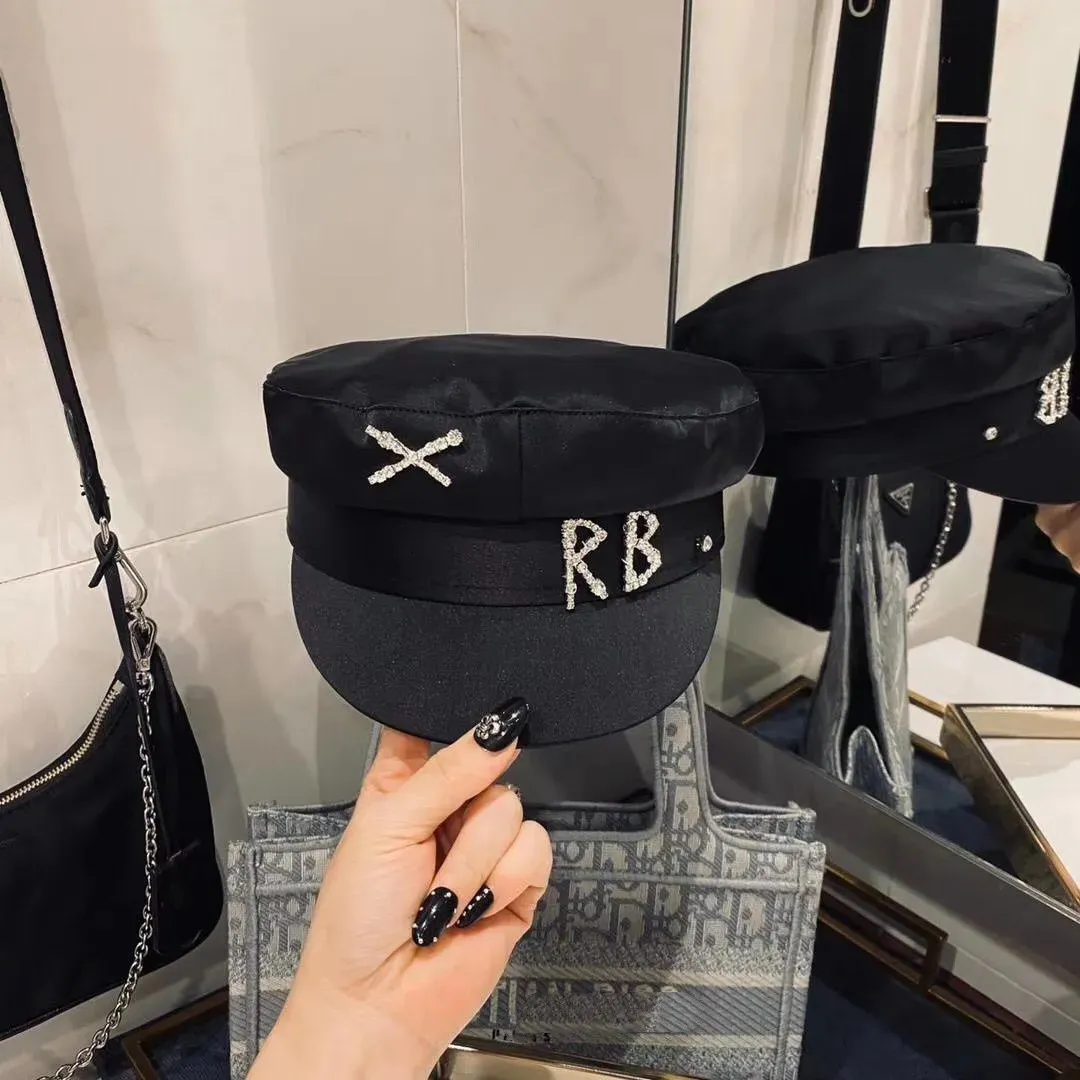 Berets HomeProduct CenterProduct Centerred Explosive Rhinestone Letter RB Satin Navy Hat Casual Oddychający pilot 231006