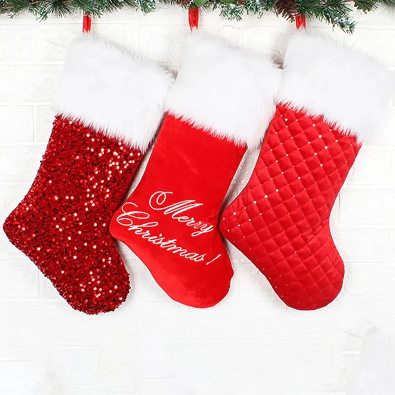 Chaussettes pour enfants de Noël à paillettes en peluche chaussettes de Noël pour enfants sac cadeau ornement joyeux Noël décor pour la maison ornements de Noël pendentifs suspendus 231006